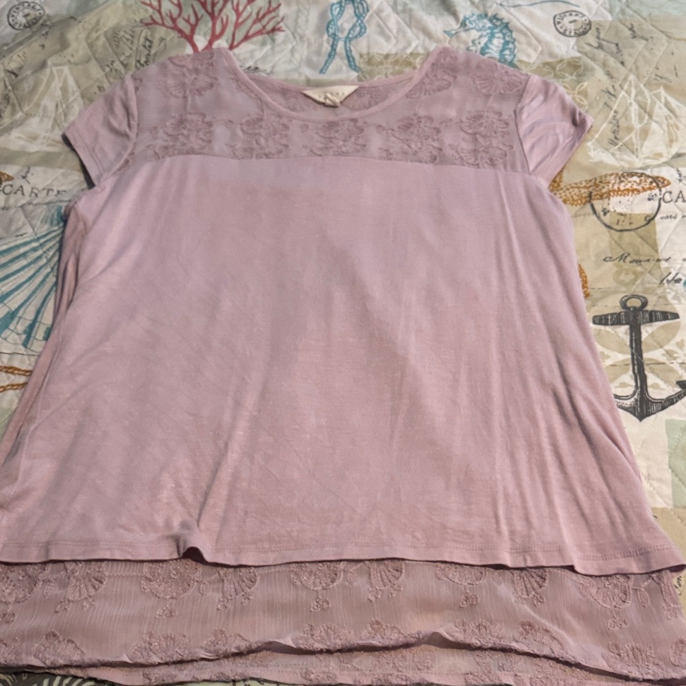 Women’s Lace Yoke Short Sleeve Tee - Light Mauve